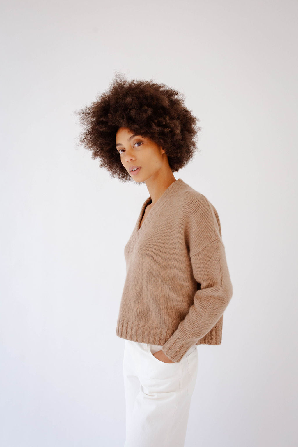 the kathleen kelly v neck
